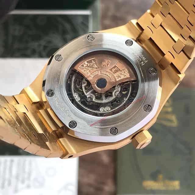 Audemars Piguet Royal Oak Skeleton Openworked Yellow Gold Metal Men's Watch - Image 4