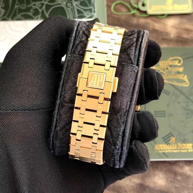 Audemars Piguet Royal Oak Skeleton Openworked Yellow Gold Metal Men's Watch - Image 5