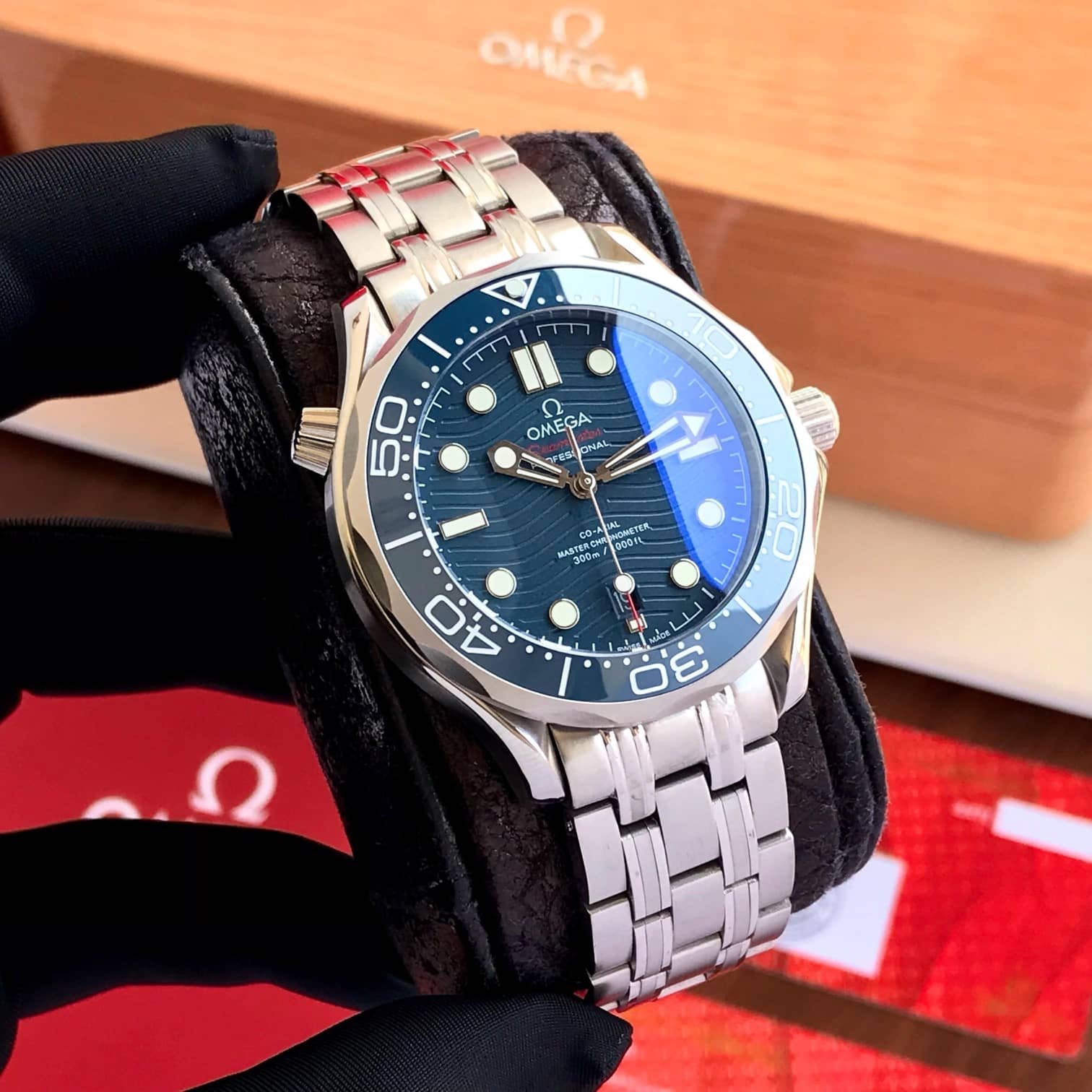 Omega Seamaster Diver 300M Co-Axial Blue Wave Dial Stainless Steel Men's Watch - Image 5